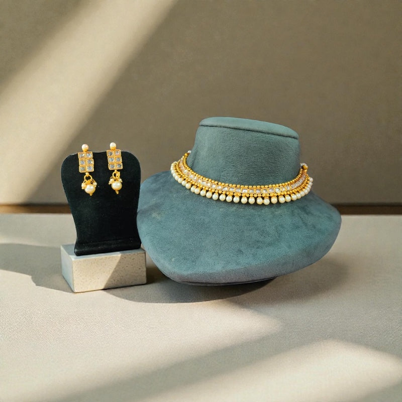 Sunehri Baithak Pearl Necklace