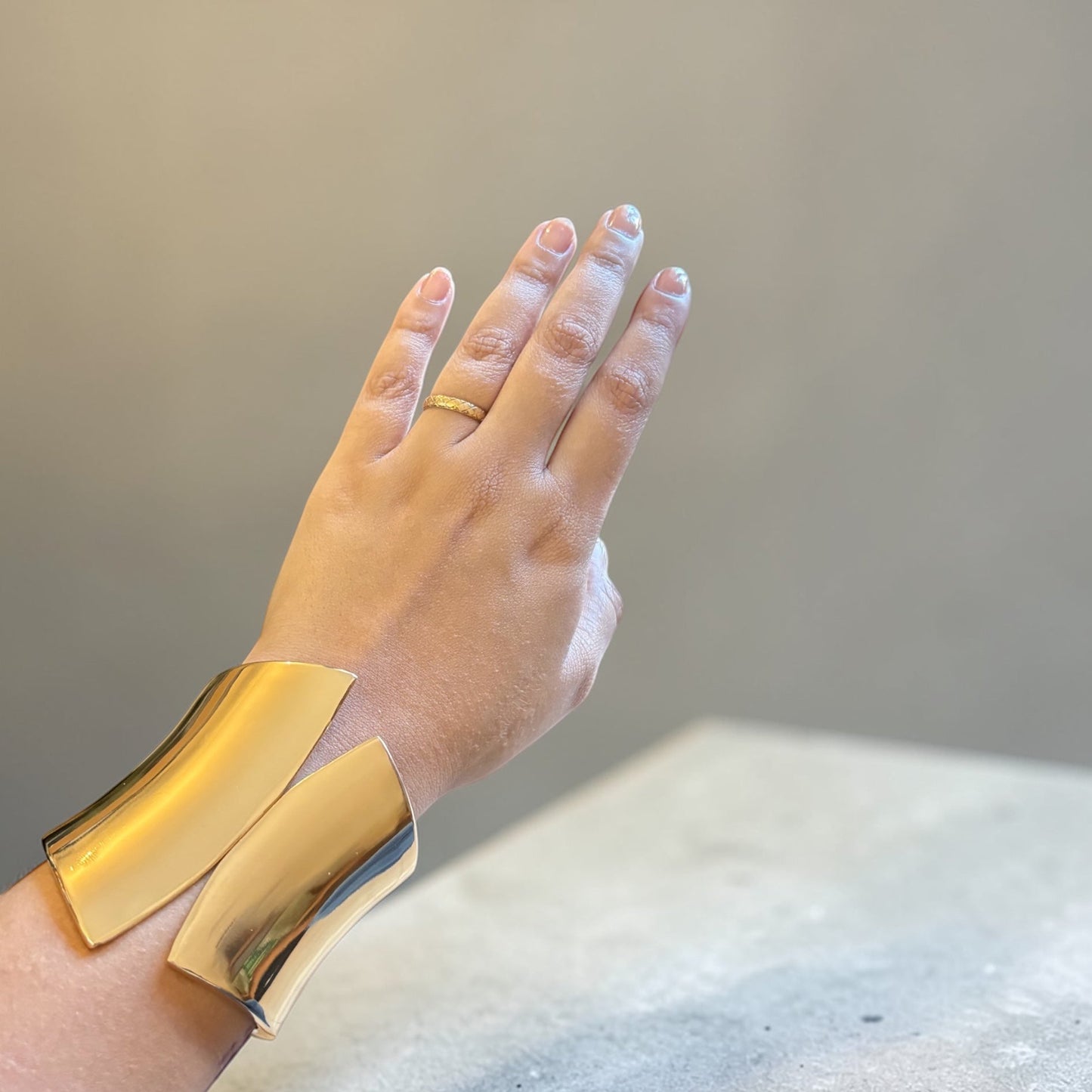 Aura Sculpt Cuff