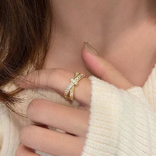 Classic Knot Ring