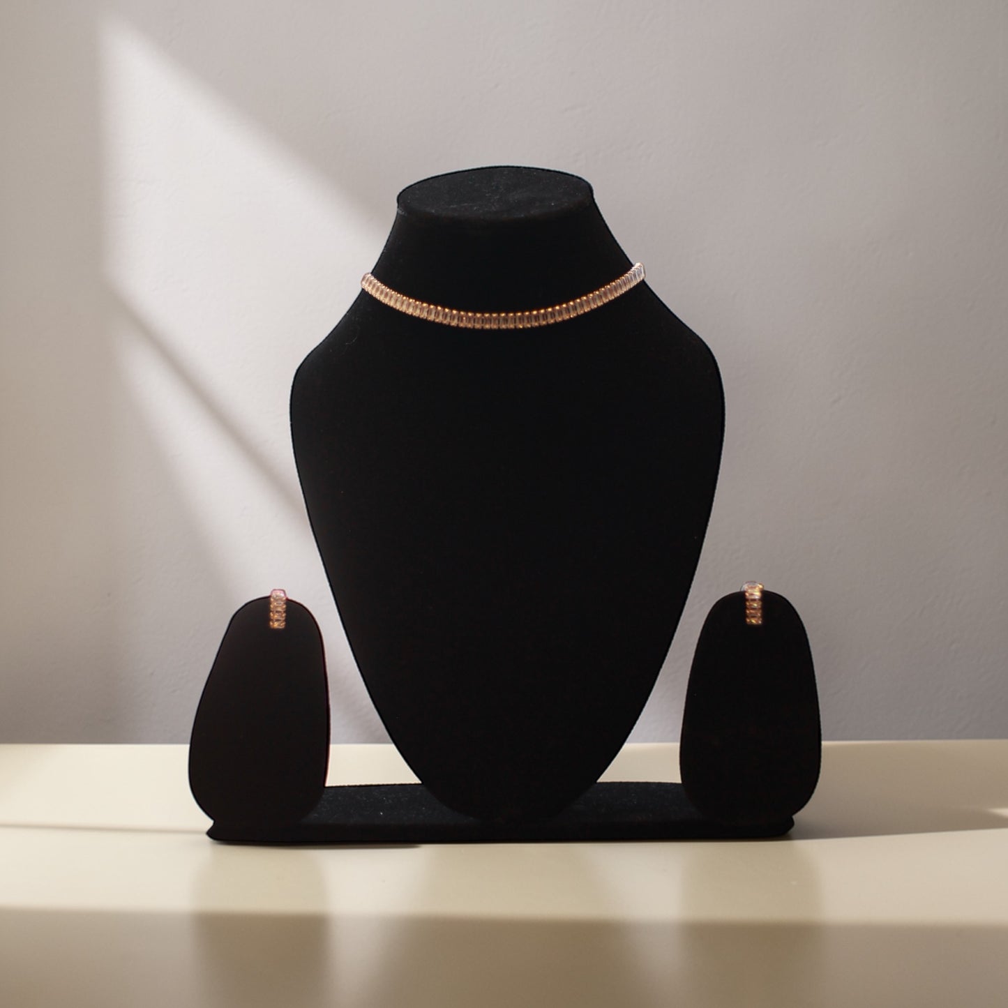 Sunehri Line Choker Set