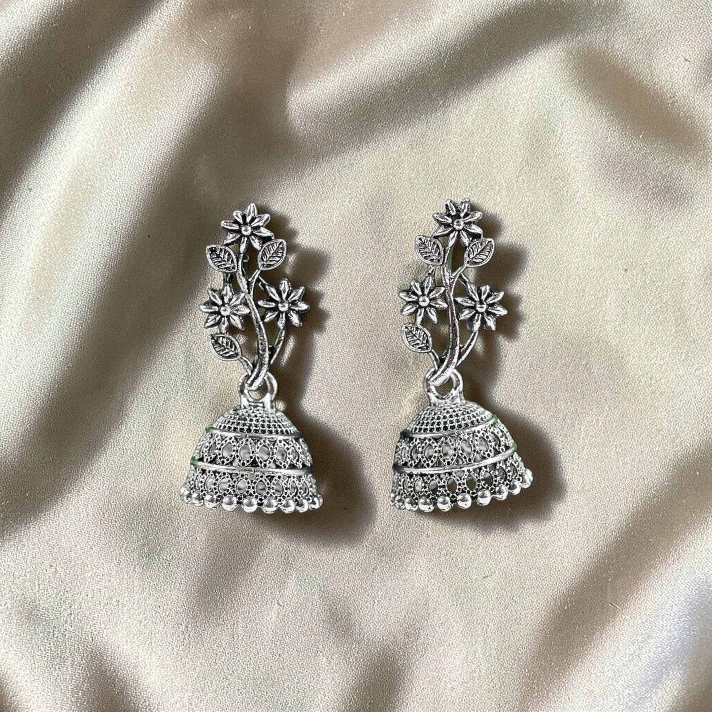 Flora Jhumki