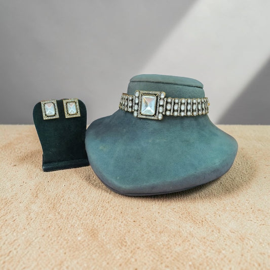 Veya Square Choker Set